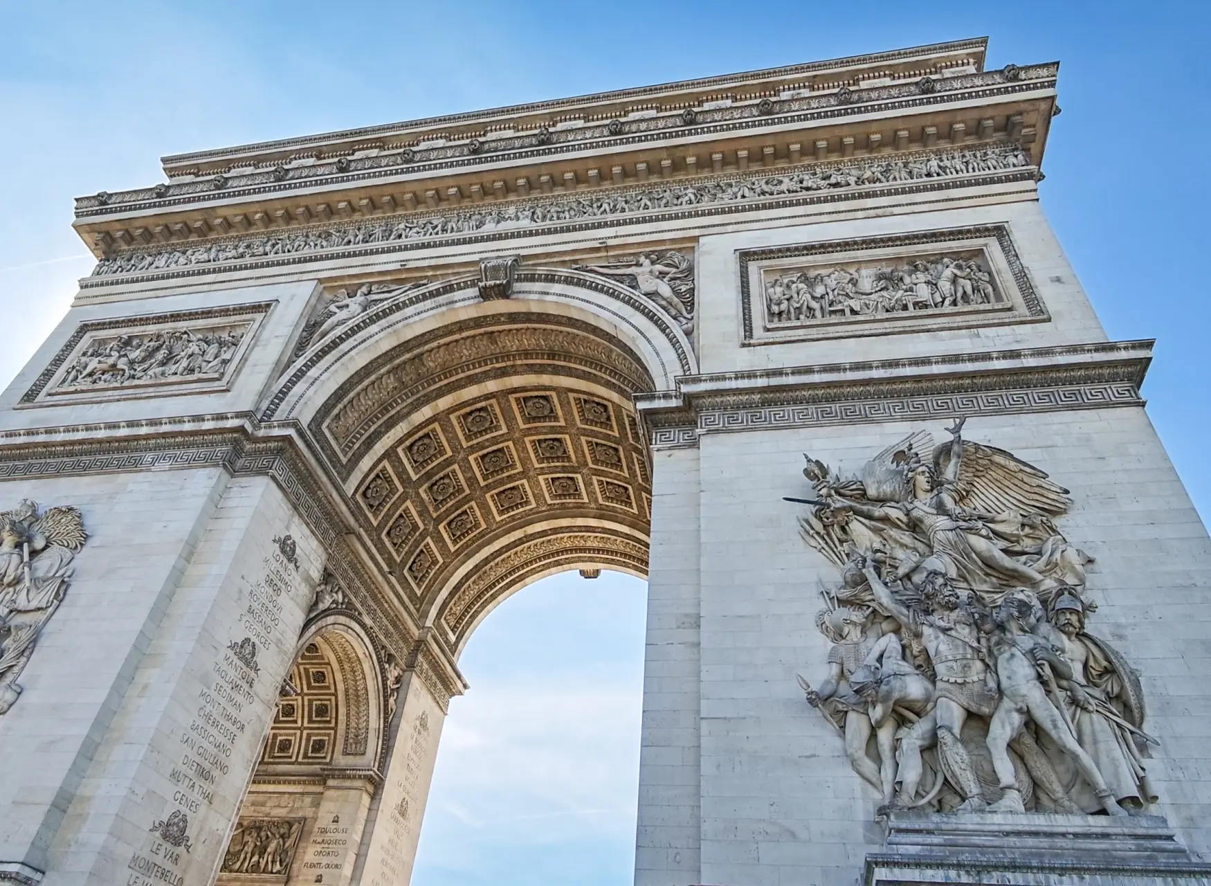 24 avril 2026 - Cérémonie de la Flamme de la Nation sur la tombe du soldat inconnu, sous l'Arc de Triomphe — Photos Virginie Douay